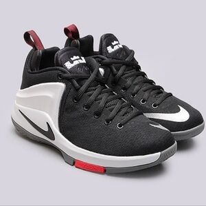 Nike LeBron Zoom Witness Basketball Boys size 7